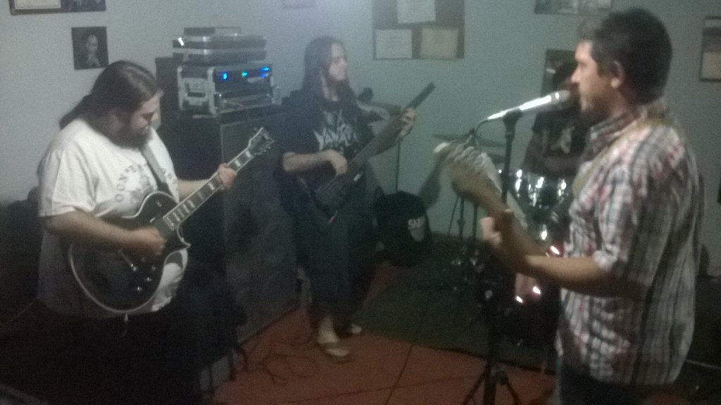 Caravanabolivar's tweet photo. #Ahora Ensayando para vos! #LaCaravana #Reggae https://t.co/c9AmFPlPNy