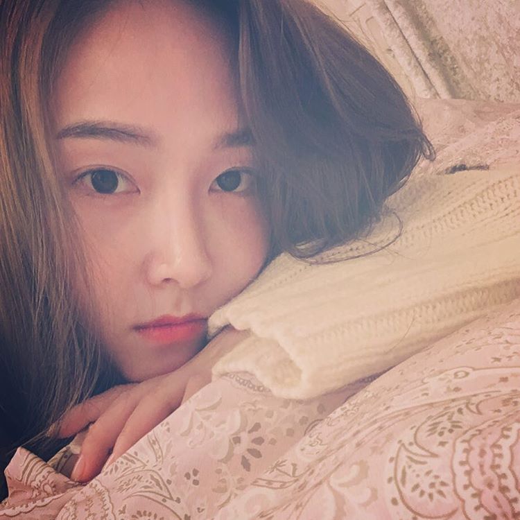 _JessJung_'s tweet photo. yuhuuu liburr akhirnya bisa bermanja manja dengan kasur(?) https://t.co/VZCwqCbMKy