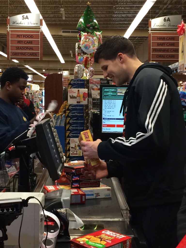 JewelOsco on Twitter "Just dougmcd3 showing our cashiers how it's