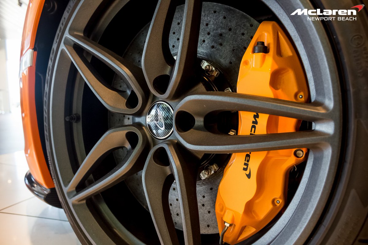 mclarennbeach's tweet photo. Carbon Ceramic brakes.  Standard on all new McLaren. https://t.co/MHAB0rH4TV