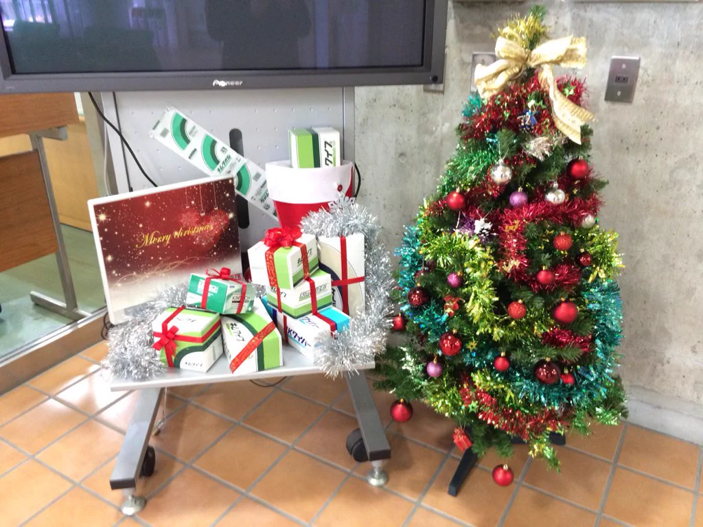 大学行ったらXmasプレゼントあった↑↑からの→近づいてテンションガタ落ちw