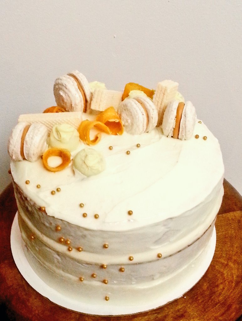 EdibleOptions's tweet photo. 100% #NutFree #GlutenFree #CarrotCake W #Sunflower &amp; #SaltedCaramel #FrenchMacarons #Mango #PBBalls #Glutinowafers https://t.co/YPj2lPrMGS