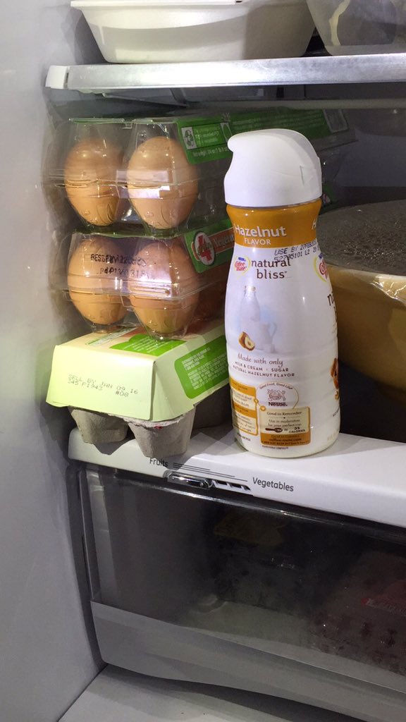 libbbby123's tweet image. Mom goin hard on the egg game.... #ihateeggs