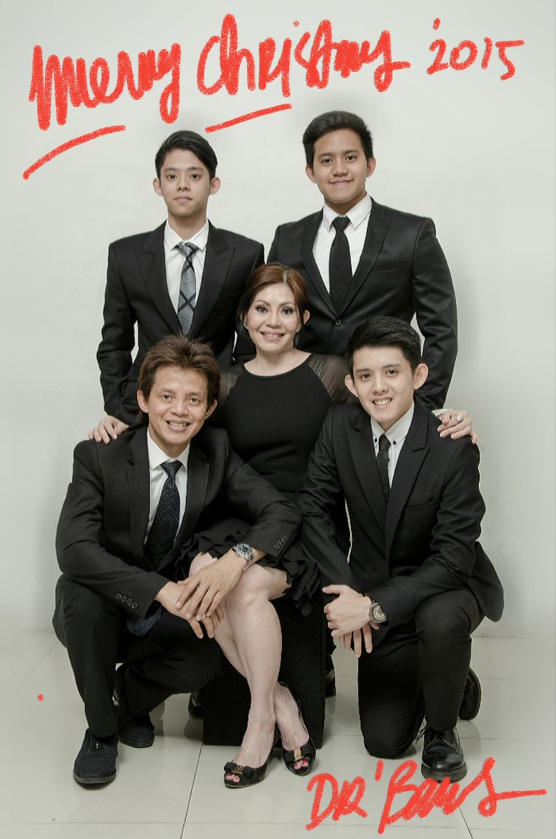 drbambangs's tweet photo. Merry christmas to all of you..dr bams. Dr asiah miki/momo/yoyo https://t.co/DZC7jpr286