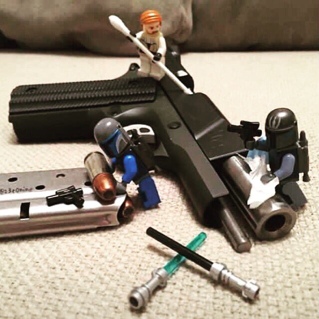 jeda03's tweet photo. #starwars #1911 #weaponshield #rudyproject #uspsa #ipsc #idpa cleaning time with friends https://t.co/4Fq4DxE0R0