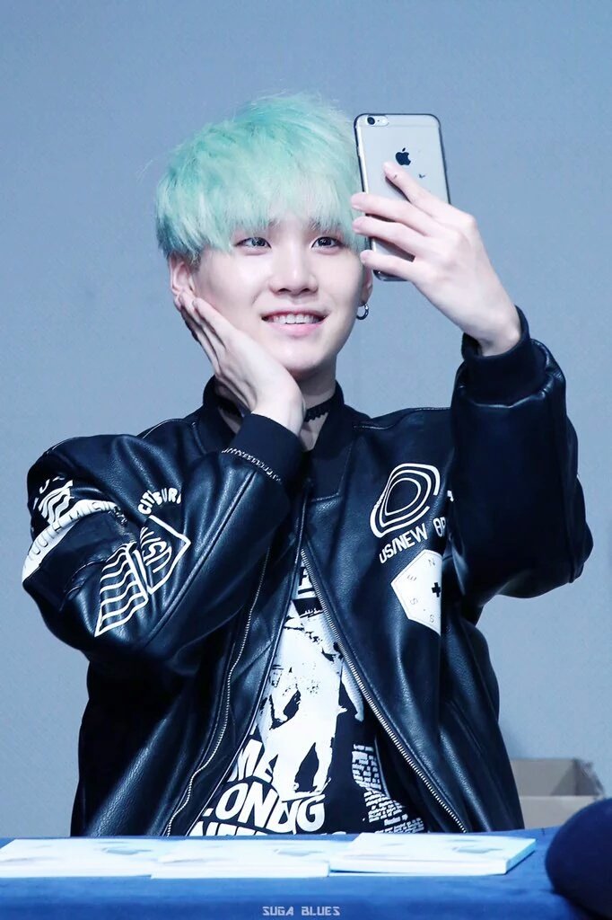 JNR8p's tweet photo. ใจมันตรงกันรึยังไง 5555555555 #rapga #namgi https://t.co/VTf6CJty1i