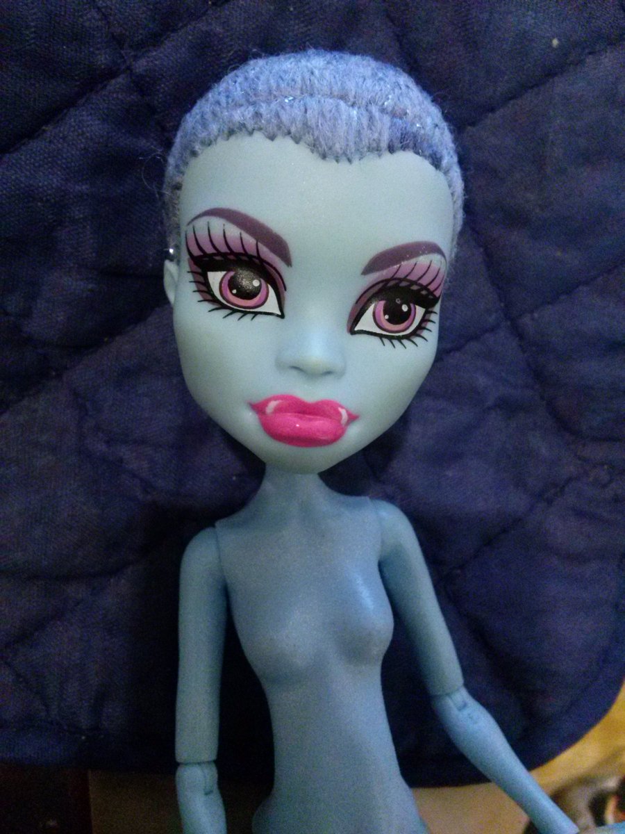 DaryaCreativika's tweet photo. #creativika, #ooak, #dolls, #monsterhigh

Вот такая милая прошивка пряжей. Да-да, прошивка, а не клеенный парик)) https://t.co/9Uy8L5vsum