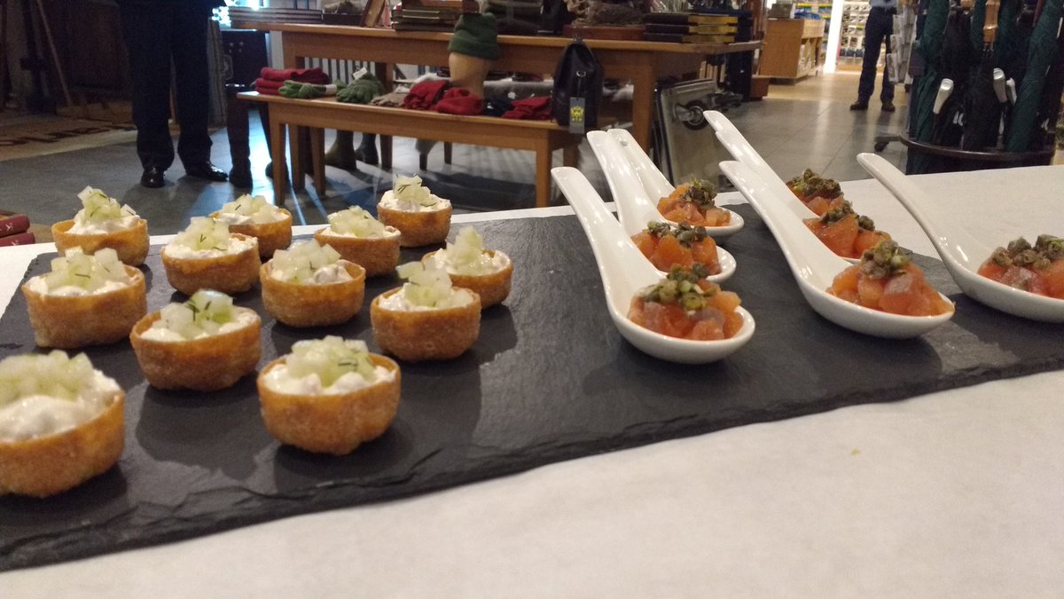 Canapés ready to go <a href="/farlowsuk/">Farlows</a> shopping event on Thursday. Great to meet <a href="/TheReal_Cure/">The Real Cure Dorset</a> too, amazing smoked venison!