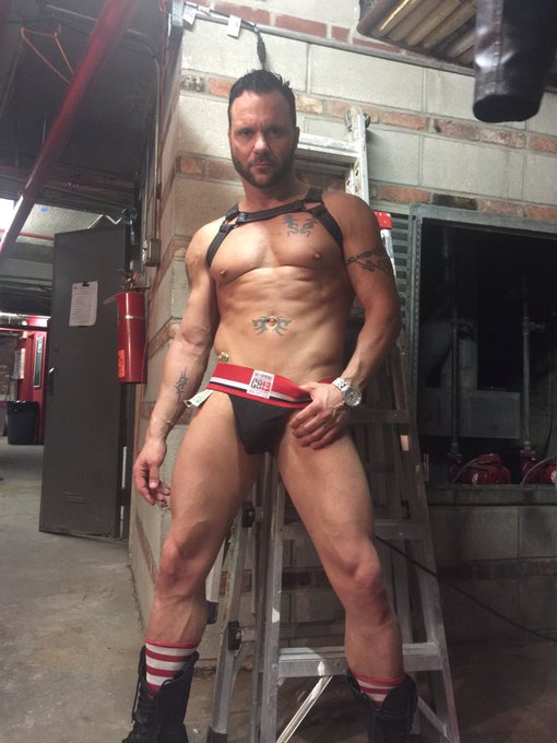 Wooooof is all I can say about #H-otter boys @Rockbarny ???? https://t.co/q8TkHV6yut