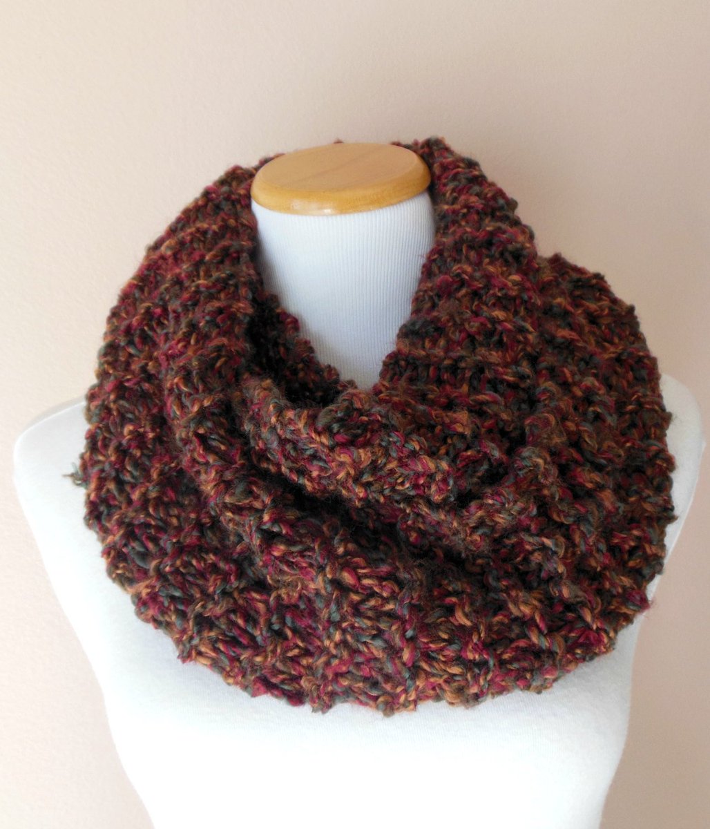 jvozsol's tweet photo. Multicolored Infinity Scarf Thick and Chunky Hand Knit Neck Warmer Circ… https://t.co/CebzBFWJDh #etsymntt #HandMade https://t.co/edren3dxhN