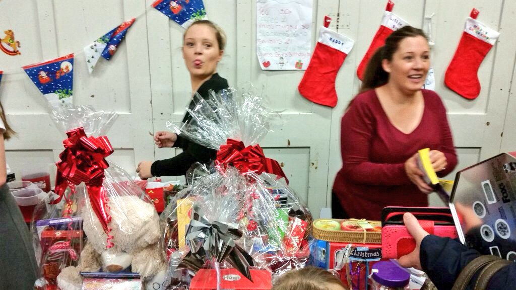 StThomasPri's tweet photo. Huge thanks @StThomParentCou, our fab DHTs for their hard work &amp; all who came to visit our Christmas Fair!#loadsafun https://t.co/tyxqHeDqPi