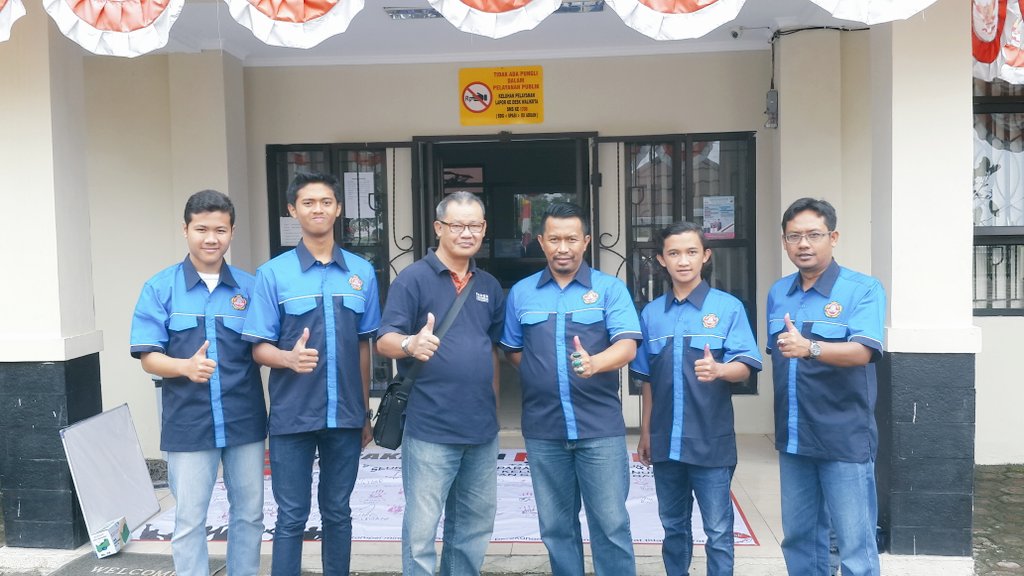 KartaRanum's tweet photo. "Hentikan &amp; Basmi Korupsi"! @KartaRanum tandatangani dukungan GerakanAntiKorupsi @ridwankamil @OdedMD @yossiirianto https://t.co/DZeYCu9cAC