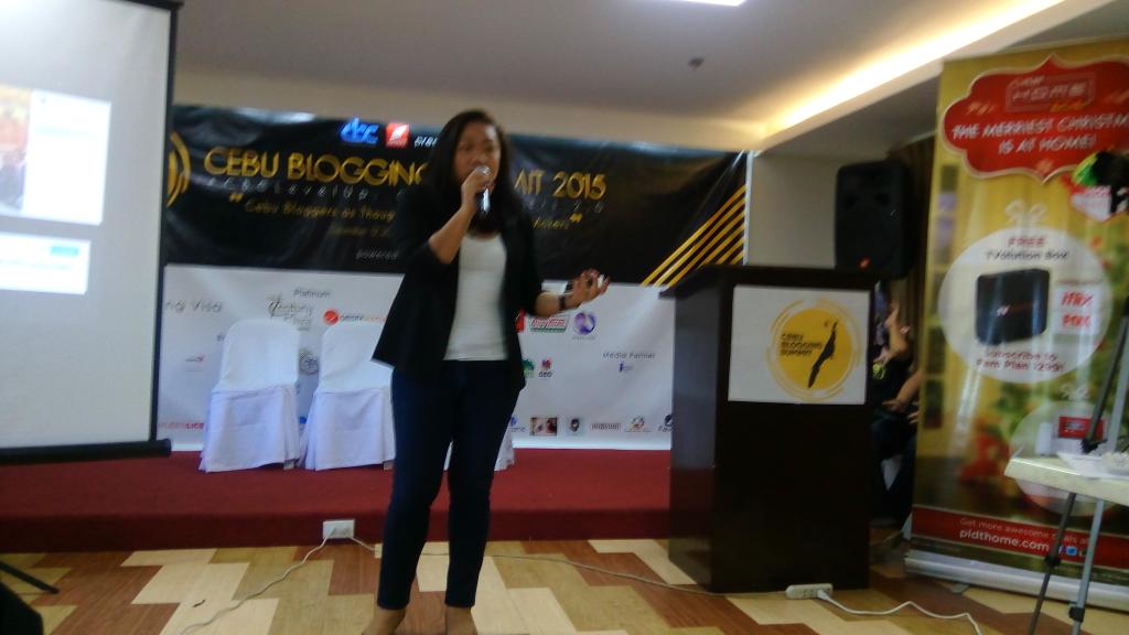 jz_duchess25's tweet photo. Ms. Rachel Nesia shares her thoughts on #socialgood #IblogforCebu #CebuBloggingSummit #CBCLevelUp https://t.co/TQLdsNm0yL