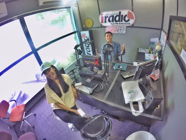 <a href="/DignityMusik/">DIGNITY MUSIK</a> <a href="/alikaislamadina/">K. Alika Islamadina</a> terimakasih udah nemenin <a href="/indraimel/">indra rukmana imel</a> siaran :)