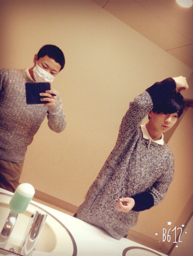 haaaan1208's tweet photo. 同じような格好してw https://t.co/YIT3dAzS6e
