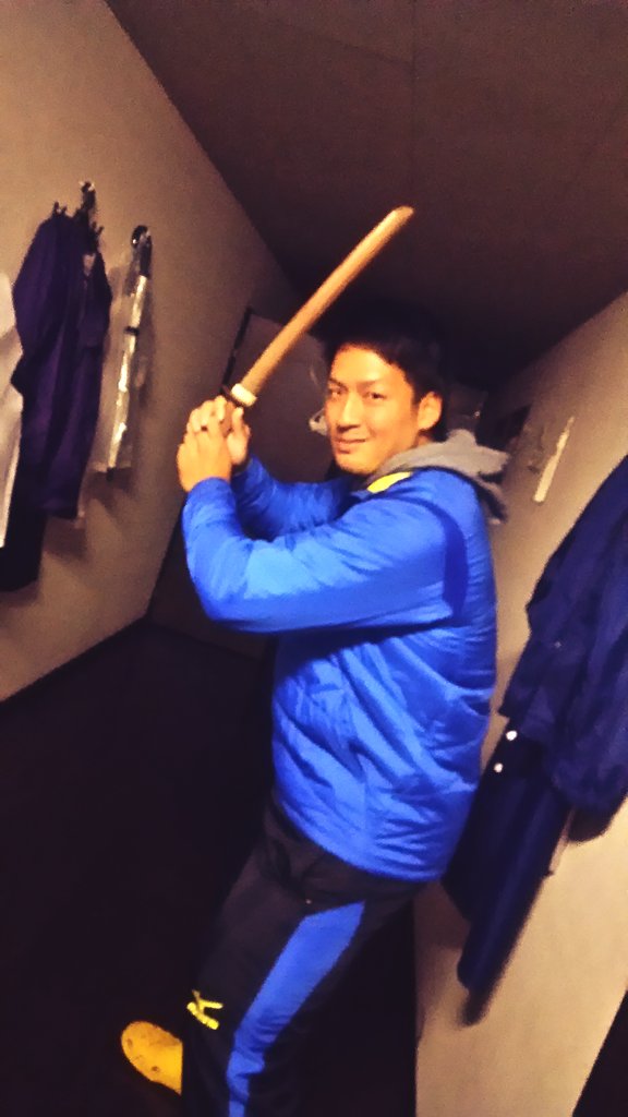 madox_k's tweet photo. 本日、17時から若葉台多目的公園グランドで日大アスニートと試合です！
予告先発  浅田！  
本日の注目選手は先日、12月10日に23才の誕生日迎えた応援団長の谷口真太郎！
コーナーを広く使うピッチングに注目！
今日こそ勝つぞ！！ https://t.co/Zt8VVEsalC