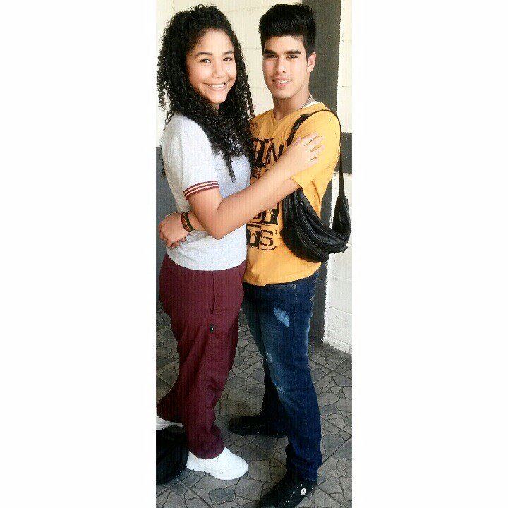 RomnelysF's tweet photo. Nosotros😍 https://t.co/4sOz8P6uHj