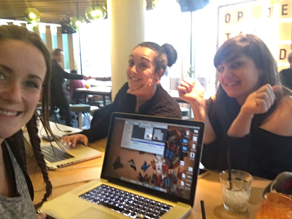 VJpoespas's tweet photo. Poespas meeting voor de festivals in 2016. We kunnen niet wachten! #aboutyesterday #vj #girls https://t.co/JiCIyeNwZu