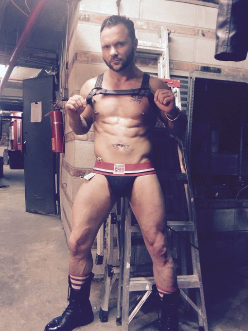 Woooof is all I can say about the boys of the #H-otter party @ @Rockbarny #Facetune https://t.co/uQy