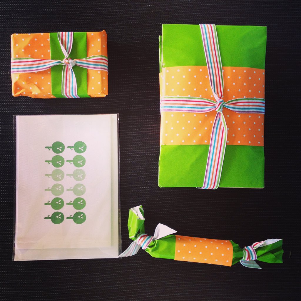 FreisDays's tweet image. Receive my #FMSGiftExchange package today - under the tree they go! Thanks @FatMumSlim for organizing this again!