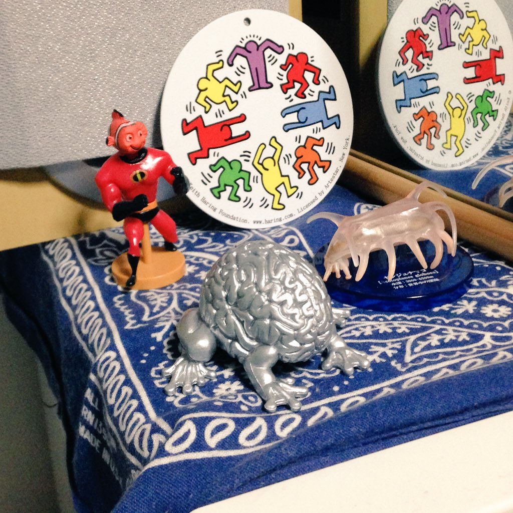 jackass_dr's tweet image. 帰宅したら届いとった！
血湧き肉躍るぅっ！！！♪
しかもシークレットカラーのシルバーとは…
拙者、嬉しい！！！！！

いやはや堪りませんな。
官能の域。

#jumpingbrain #emiliogarcia