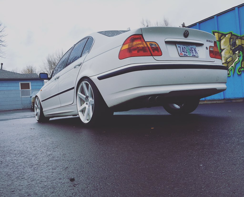 ShproutHD's tweet photo. I have no life #becauseracecar #bmw #e46 #stance #raked #booty #bruh https://t.co/4oZhfYUkMv