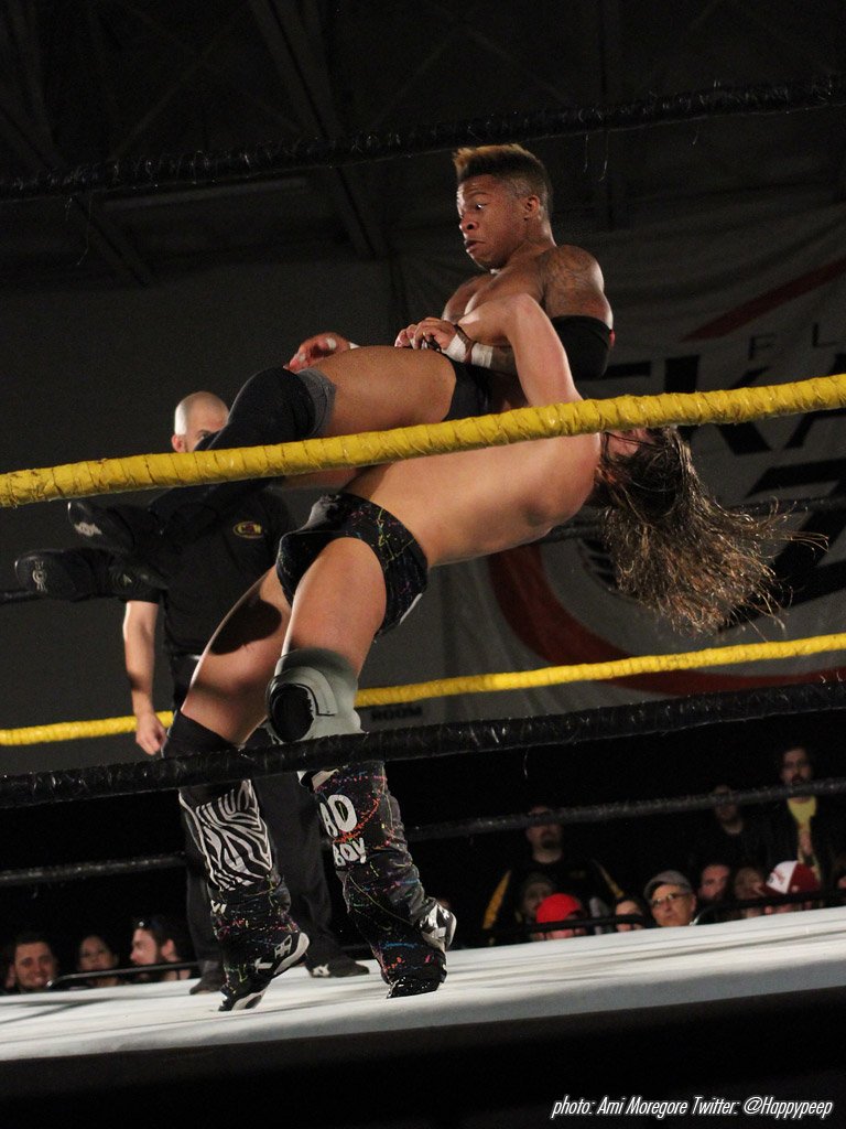 happypeep's tweet photo. Lio didn't need Janela's respect to fight  him. This match got everyone's blood pumping! @combatzone #RoadtoCOD https://t.co/yRmGIjpPBe