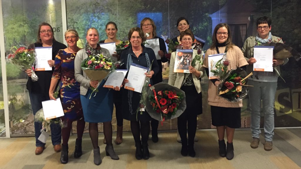 embaljon's tweet photo. #Vitras is ongelooflijk trots. Alle 11 hebben de diploma tot #Wijkverpleegkundige niveau 5 in ontvangst mogen nemen. https://t.co/ZOmlrNJDHe