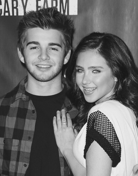 HAPPY 19th BIRTHDAY BABE Why you gotta be so cute @JackGriffo ??? 