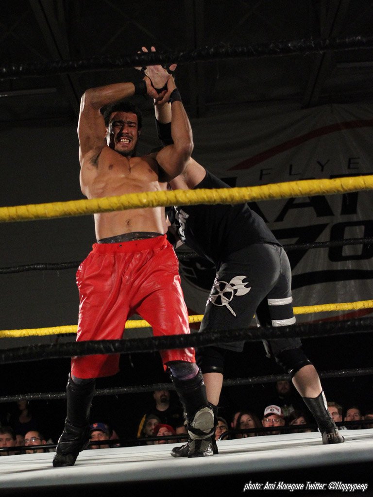 happypeep's tweet photo. Never thought I'd see this fight - Danny Havoc vs AR Fox in weapons match @combatzone #RoadtoCOD https://t.co/19HZizuJzP