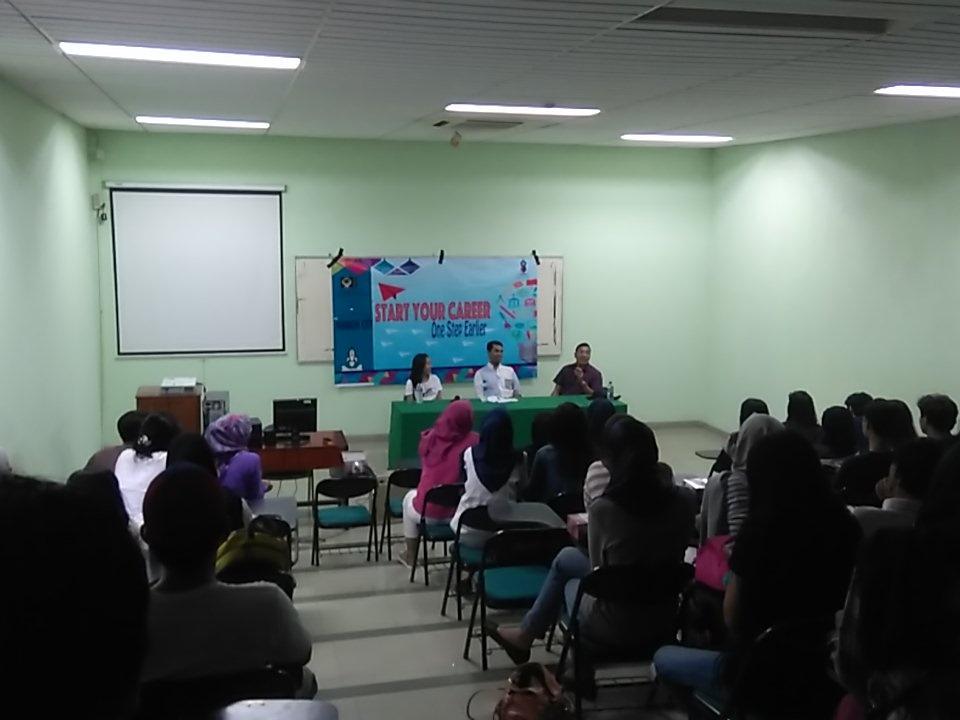 Jeng jeng abang kita <a href="/AdityNugroho/">Aditya Nugroho</a> lagi asik bercerita pengalaman nya nihh