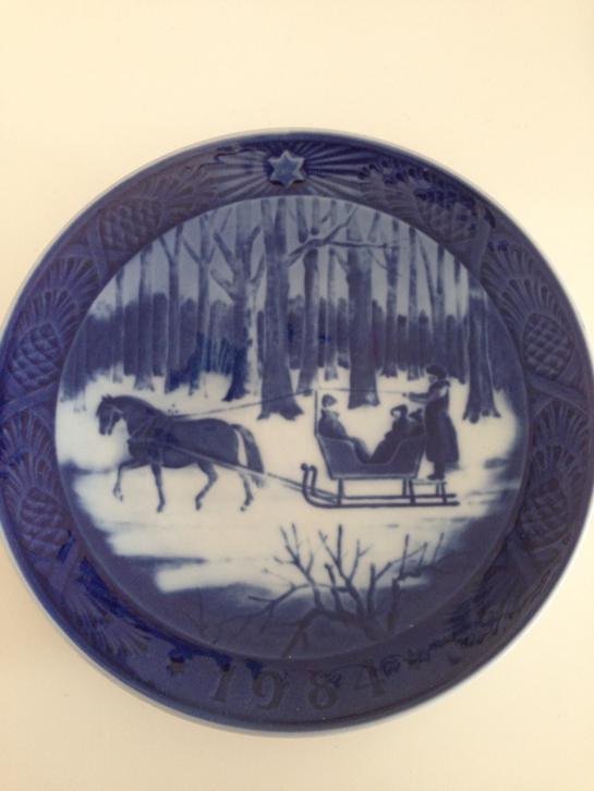 Vintage kerst/wandbordjes Royal Copenhagen. Nog enkele jaartallen beschikbaar. €7,50 p.st.  link.marktplaats.nl/m992826978