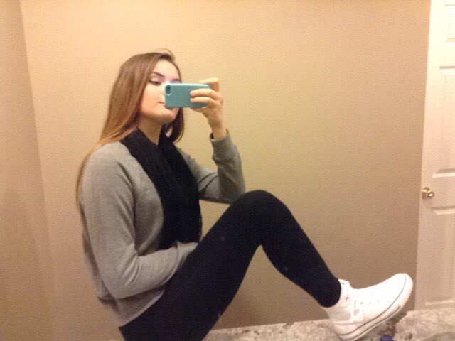SamSamm160's tweet photo. just chillin #chilling #bathroom #tryintobecool https://t.co/tDVkEMQfsx