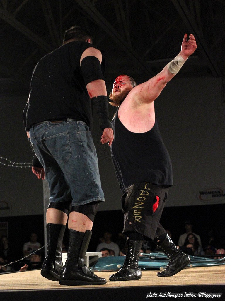 happypeep's tweet photo. Tremont thrived in the bloodletting, getting to cut loose in UV rules @combatzone #RoadtoCOD https://t.co/7HGghHTbin