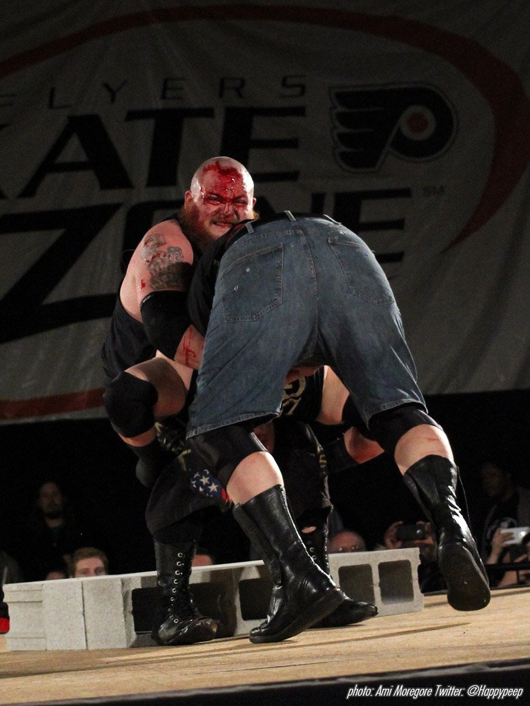 happypeep's tweet photo. The cinder blocks were used for devastating effect @combatzone #RoadtoCOD https://t.co/DwSs1lomBN