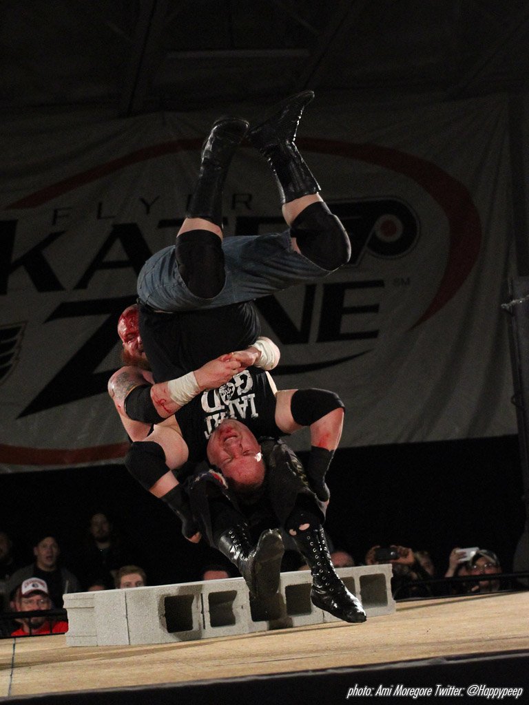 happypeep's tweet photo. The cinder blocks were used for devastating effect @combatzone #RoadtoCOD https://t.co/DwSs1lomBN