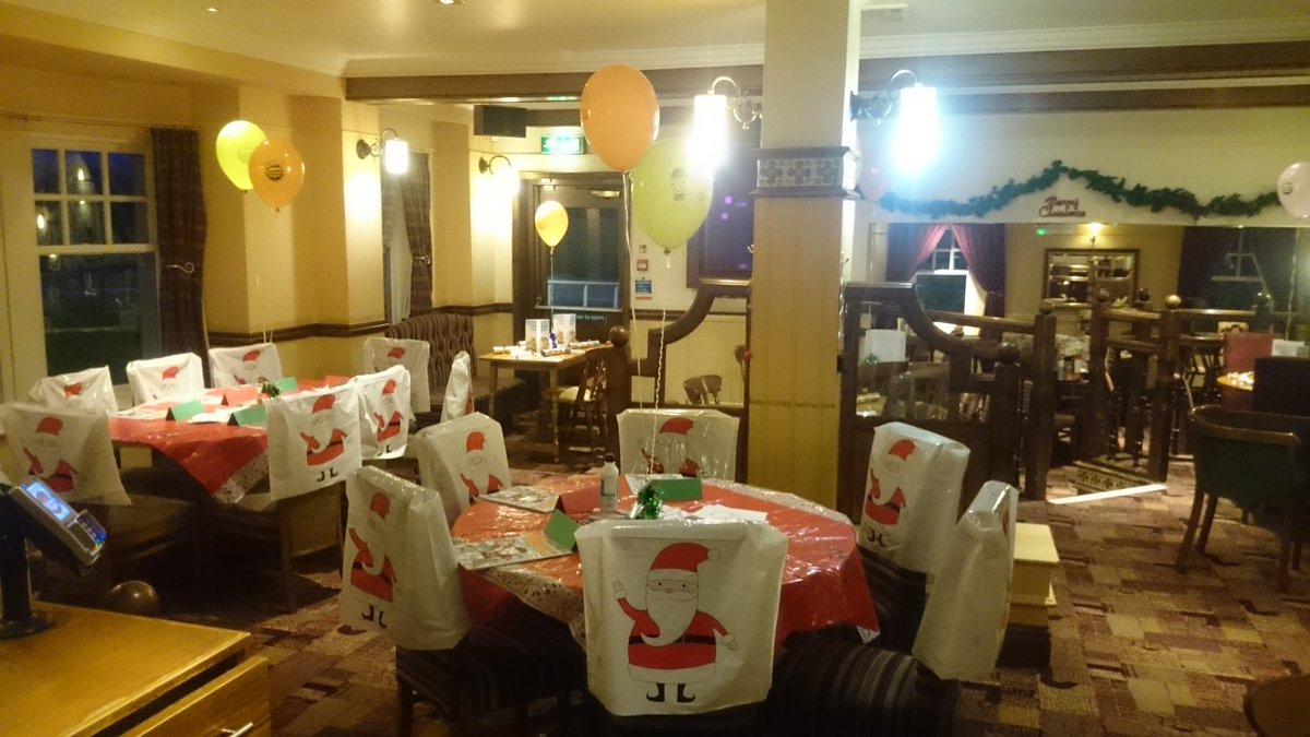 PirnhallInn's tweet photo. @anoushadabeea @SpencerGraydon @alastairhope not long til Santa arrives at The Pirnhall #sugm https://t.co/vdch0VkM6Y