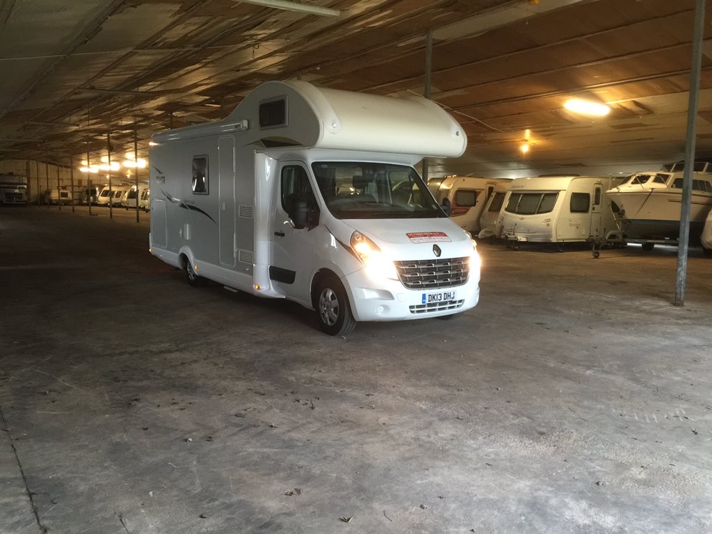 devizes_storage's tweet image. Bit cold out there !!, but off to Longleat festival of light in the van !!! #devizesstorage #caravanstorage