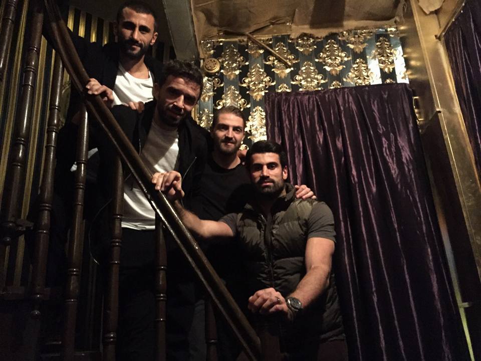 Fenerbahçeli futbolcularımız köşkümüzde eğlenceli saatler geçirdiler.
#Fenerbahce #FenerFans #fenerinmacivar