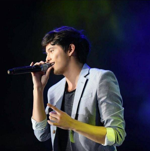 JamesRe36853054's tweet photo. 🎼🎤last night..... https://t.co/Jhf1AI0xWy