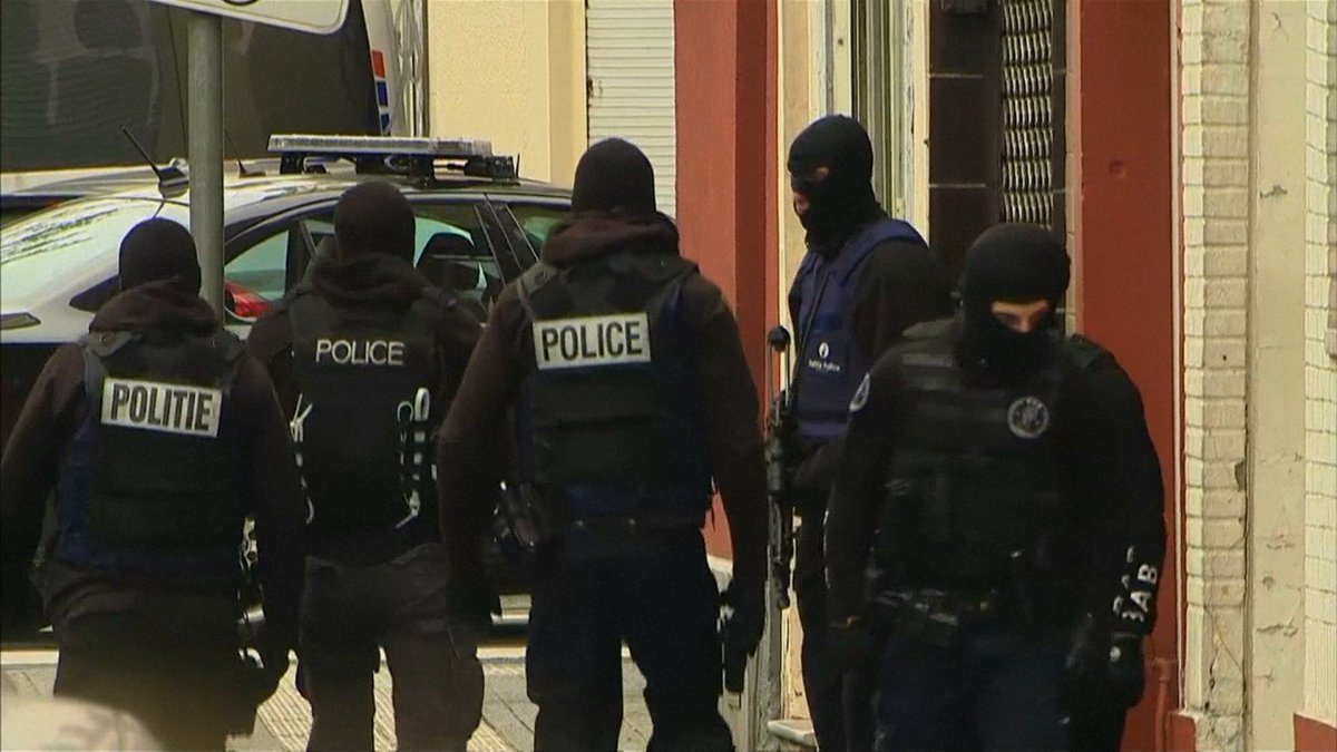 ベルギーでのテロ組織拠点捜査と連邦警察特殊部隊cgsu 追記 モレンベーク地区捜索 2ページ目 Togetter ベルギーでのテロ組織拠点捜査と連邦警察特殊部隊cgsu 追記 モレンベーク地区捜索 2ページ目 Togetter