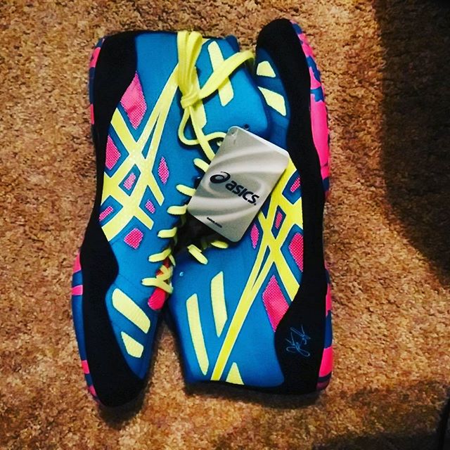 ASICSPics tweet picture
