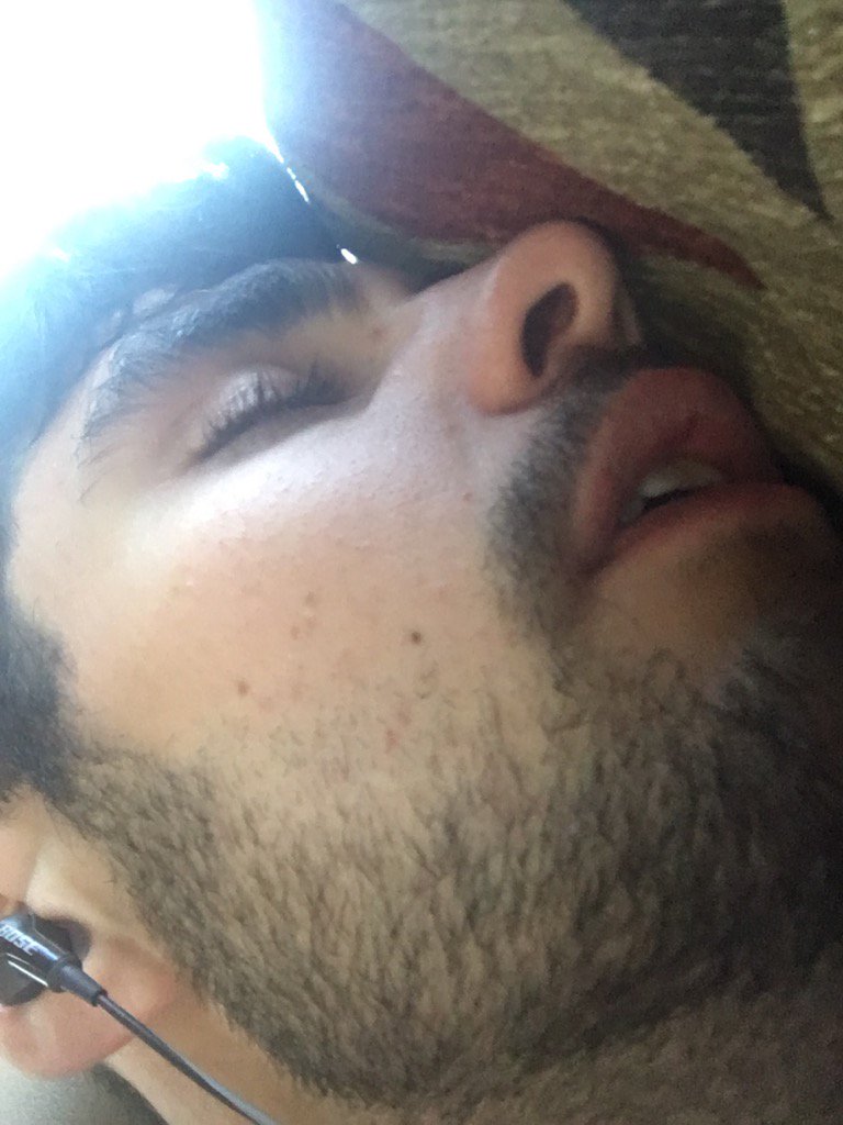 louis_staples's tweet photo. @TowersHallSki Toby can't hack it.....again #VT #THEVT https://t.co/2MTe1EG5IF