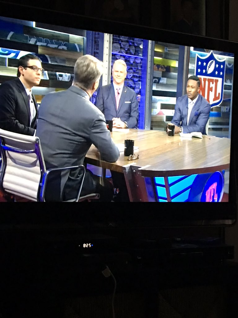 leeleeqb20's tweet photo. #insidenfl @BMarshall 🔥🔥 I am now and forever will be a Brandon fan https://t.co/QaQduWNFFf