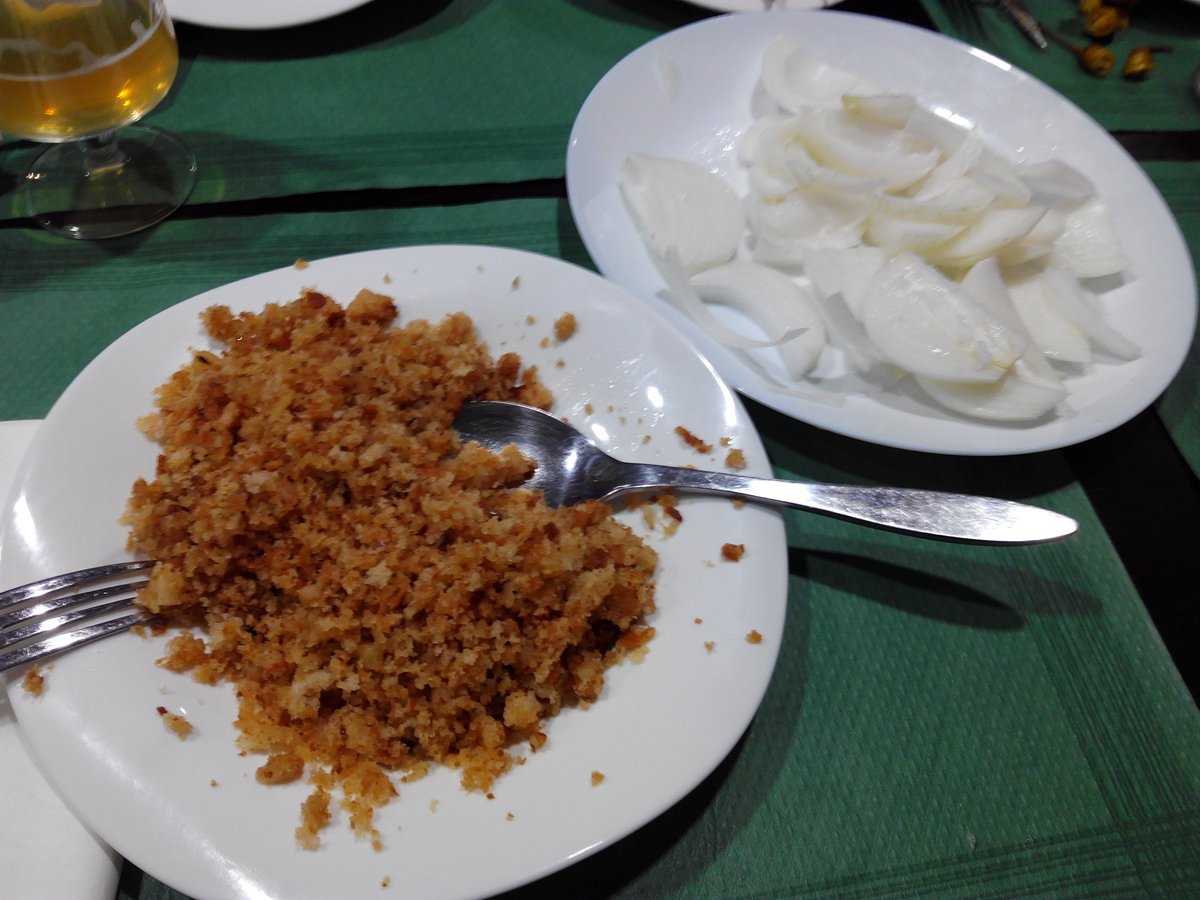 Hoy de menú especial para nuestra gente Migas de pastor al estilo del Valle de Hecho. Buenisimas oiga?!!!