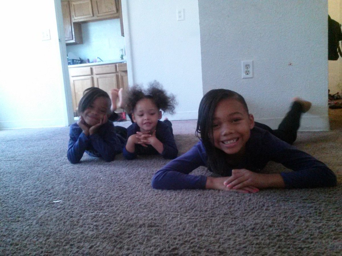 nailah_mccray's tweet photo. When you have #3little girls that look up too the only person they have https://t.co/alxCkXwVUH