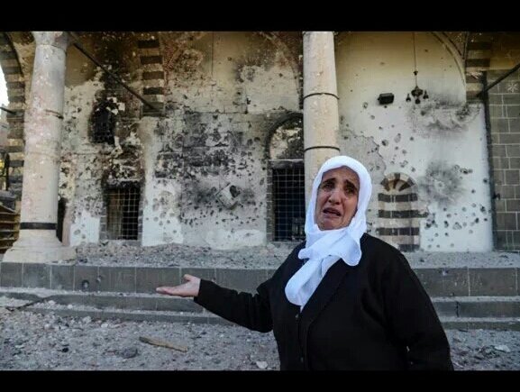 Burası Diyarbakır! 
AKP, gazetecilere ve cemaate yapılan operasyonlar ile gündemi değiştiriyor.Uyanık ol Türkiye!