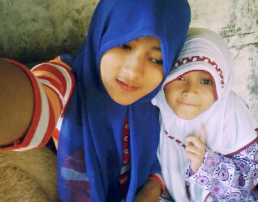 syarah_aida's tweet image. Senyum memiliki 2 arti, yang pertama kita benar-benar bahagia, yang kedua kita berusaha melapisi sebuah kekecewaan