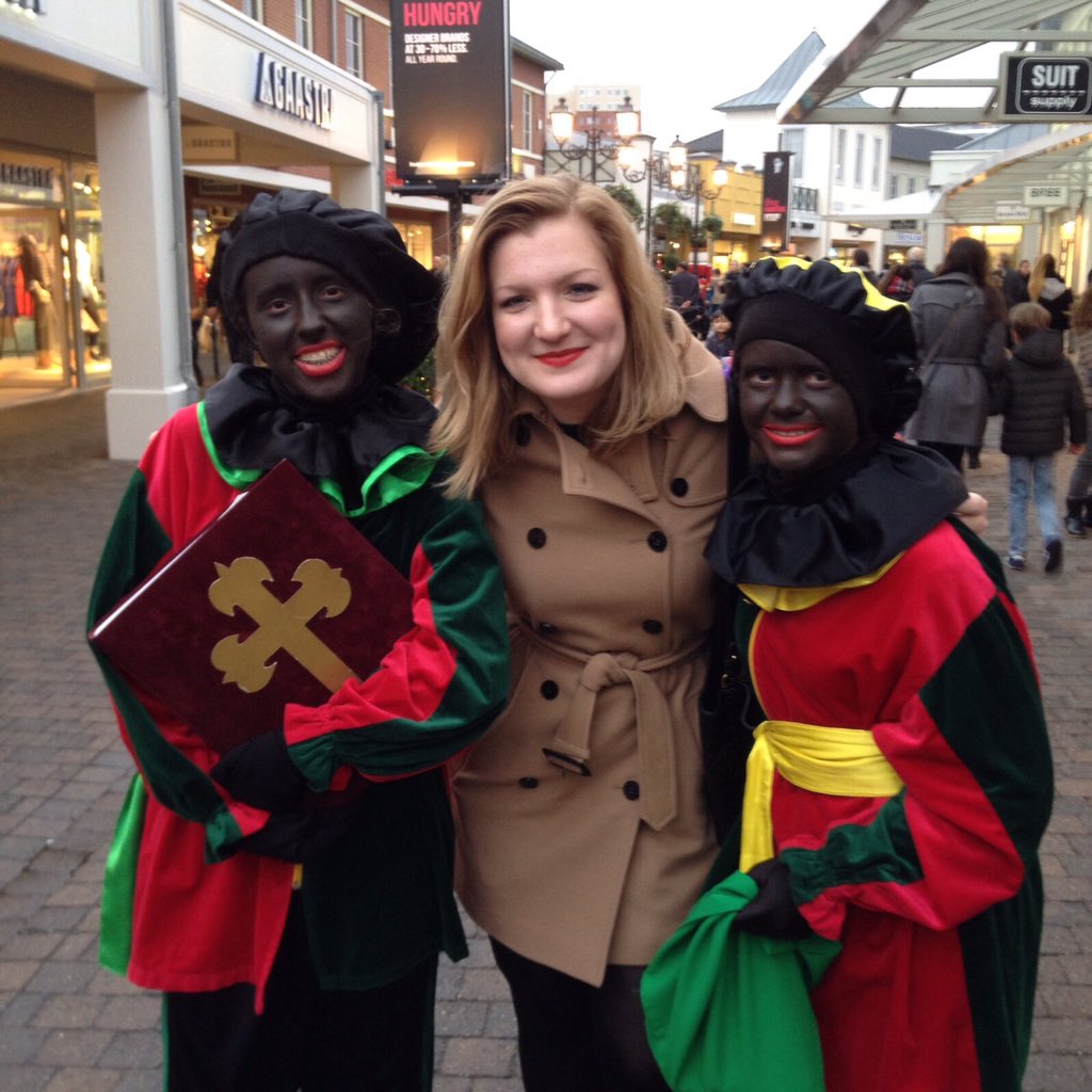 JennaEssers's tweet photo. dat moment dat je @veracamilla zomaar voorbij ziet lopen,maar je er als zwartepiet bij loopt👍🏼 https://t.co/YYwVMT7i9h