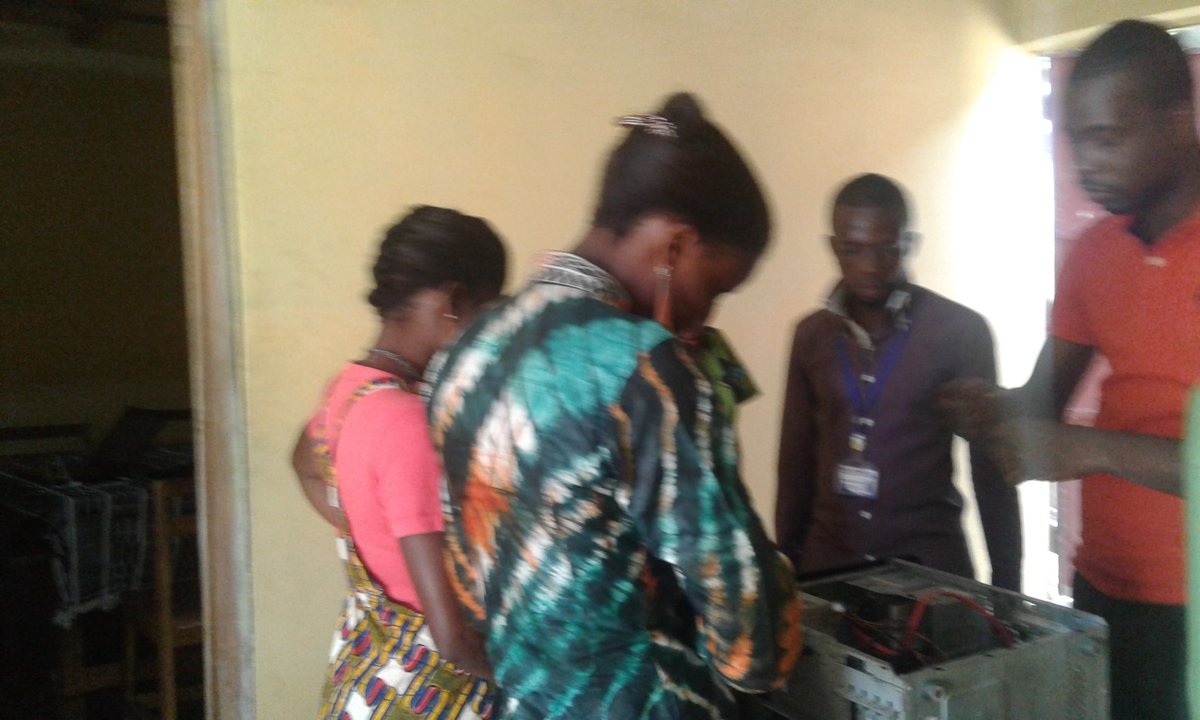 gbogouedwige's tweet photo. Campagne jerry dans la ville de Man avec l'équipe de #babylab 
@DimitriBeugre @SamirAbdelkrim @guiako 
#TECHCIV https://t.co/Jal9JrNdaY